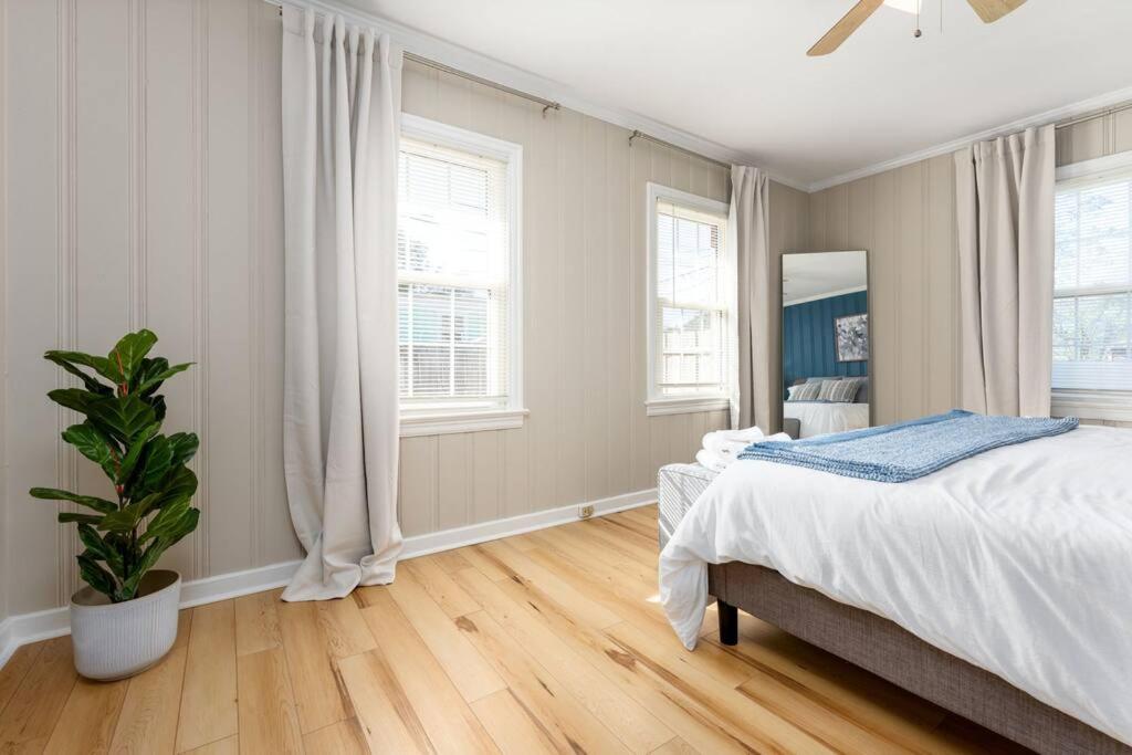 Serenity Beach House In Central Ilm W/ King Bed Wilmington Exteriör bild