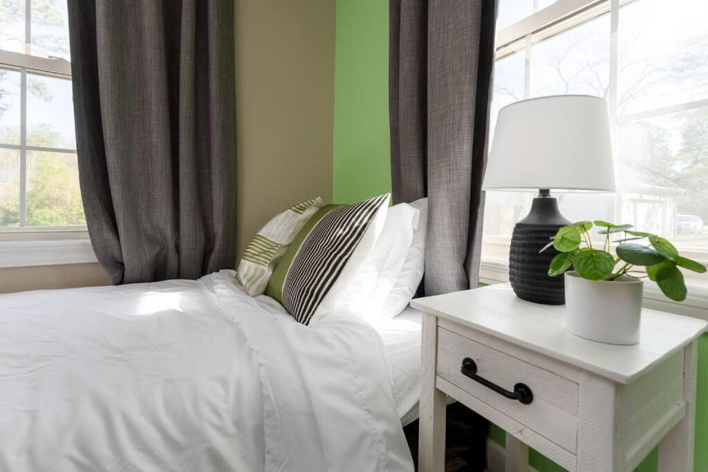 Serenity Beach House In Central Ilm W/ King Bed Wilmington Exteriör bild